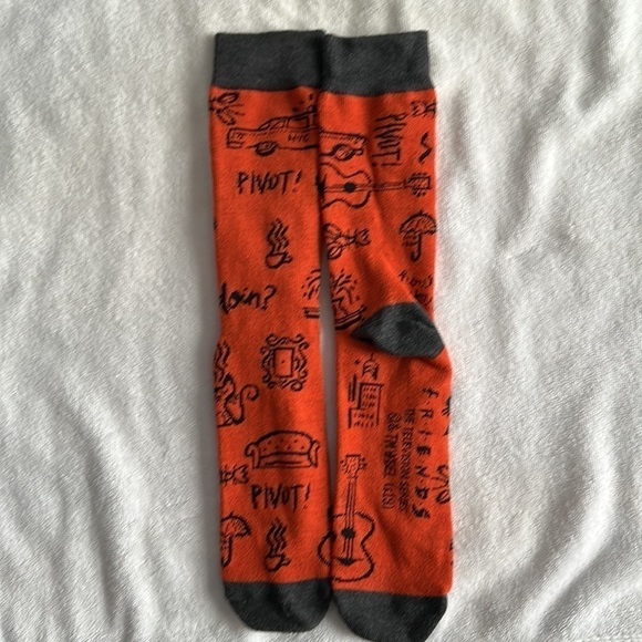 F•R•I•E•N•D•S themed socks!! 4 pairs! - Picture 2 of 6